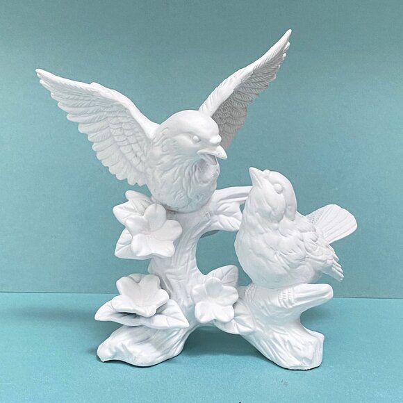 Beautiful Matte White Bird Sculpture - Upcycled - Vintage - Salvaged - Farmhouse - Picture 1 of 7